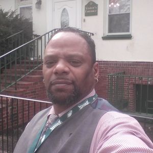 Meet your Posher, Dennis